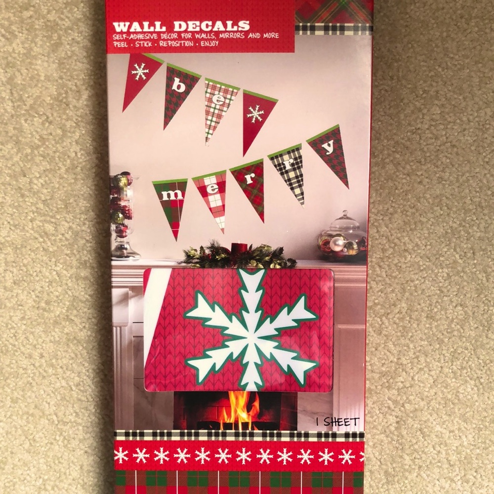 “be merry” wall decals NEW in BOX
Festive Self Adhesive Decor